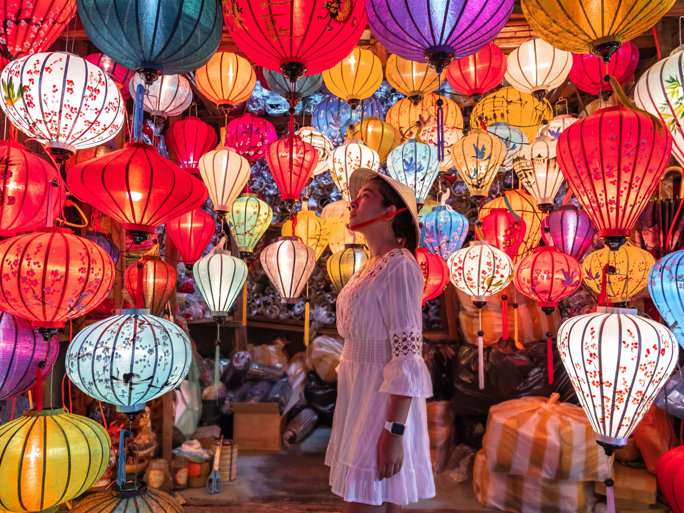 Light a lantern in Hoi An